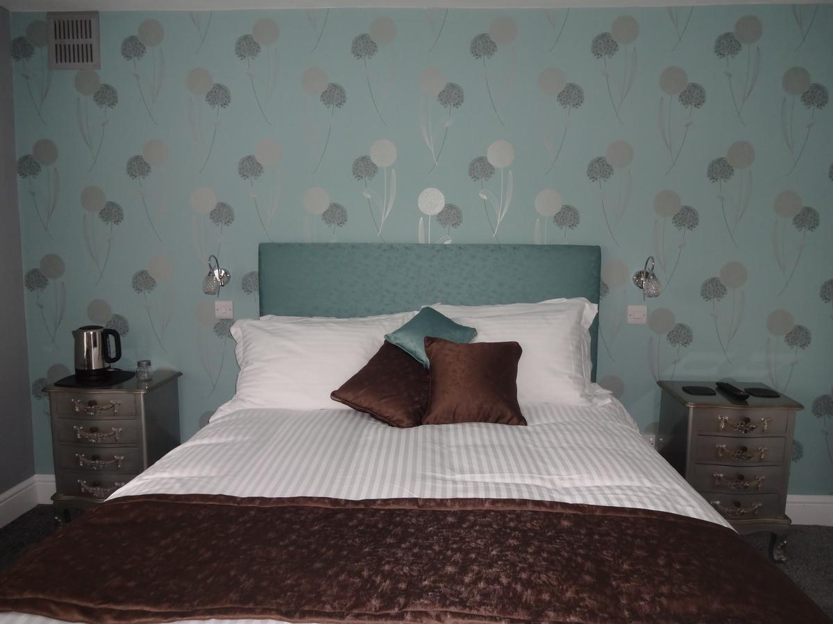 The Snooty Fox Warminster Hotel Ngoại thất bức ảnh
